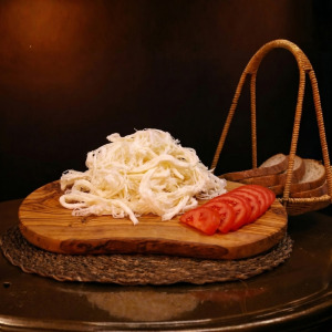 Beyaz(Kuru) Çeçil Peyniri (1000 GR)